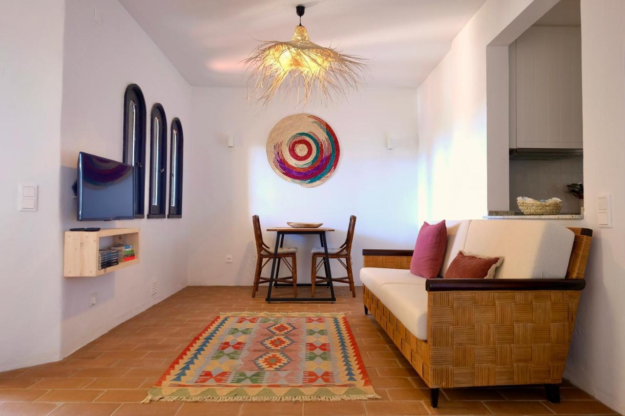 Cozy Beach Apartment W/ Sea View, Free Parking & Ac 카르보에이루 외부 사진